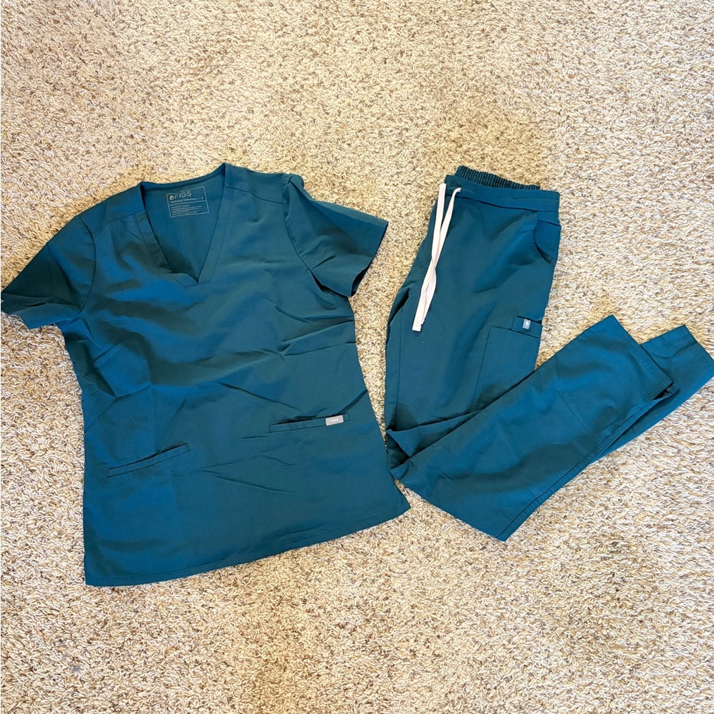 Women’s Figs Scrubs